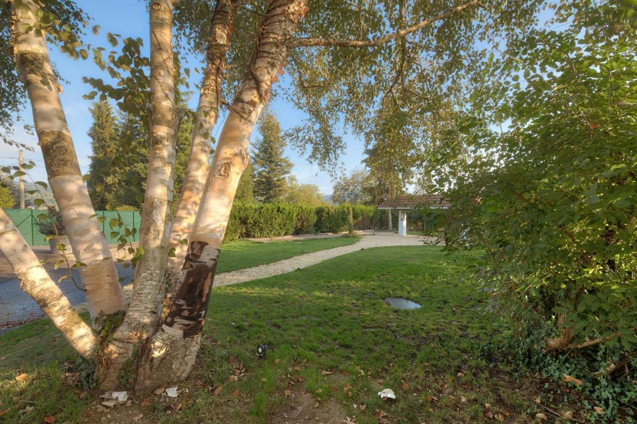 Appartement Chloe Du Lac Montferrat  Exterior photo